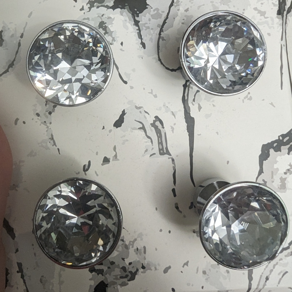 4 gem pull knobs